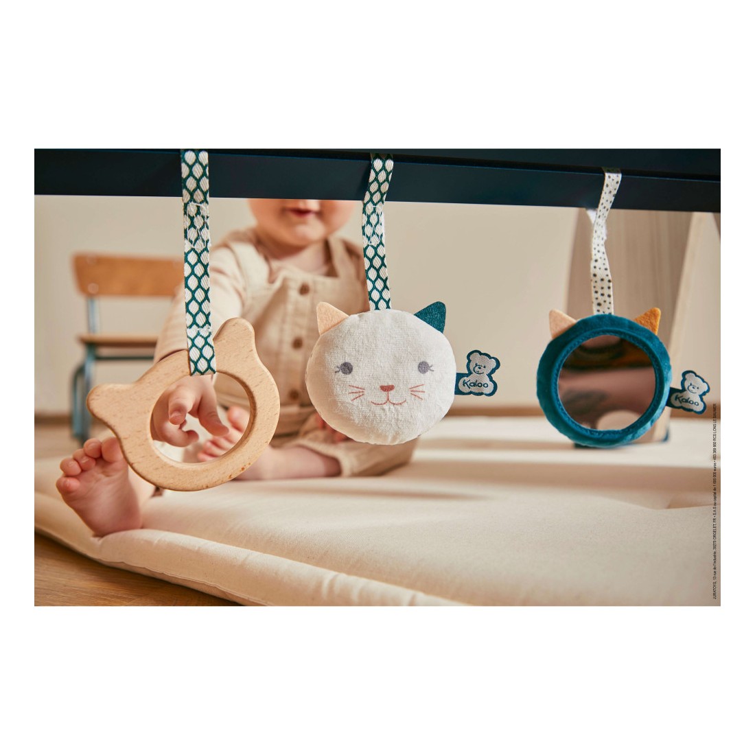 Cube sensoriel pour bébé jouet d'éveil Kaloo - Bambinou